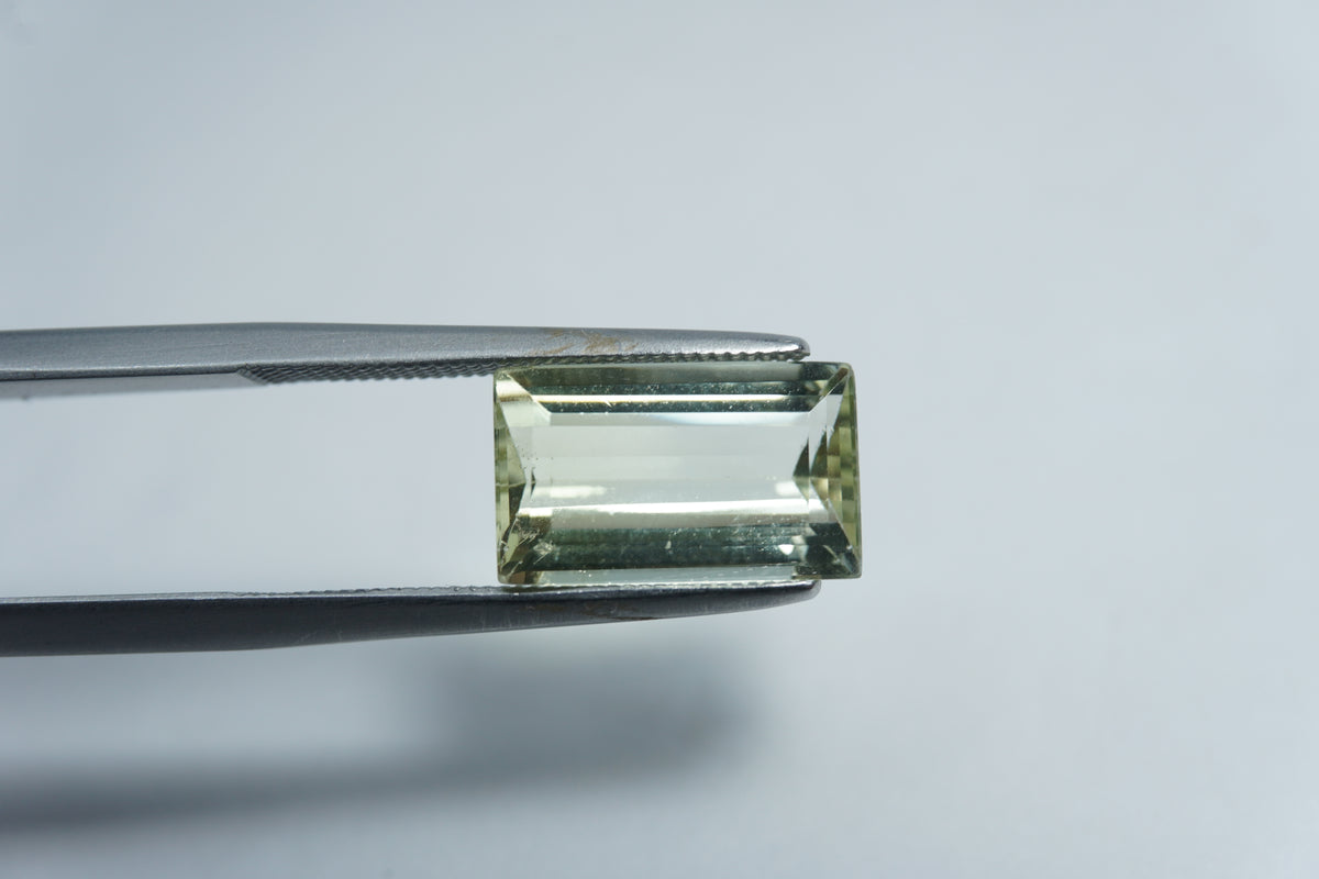 3ct Beryl green 12x7mm