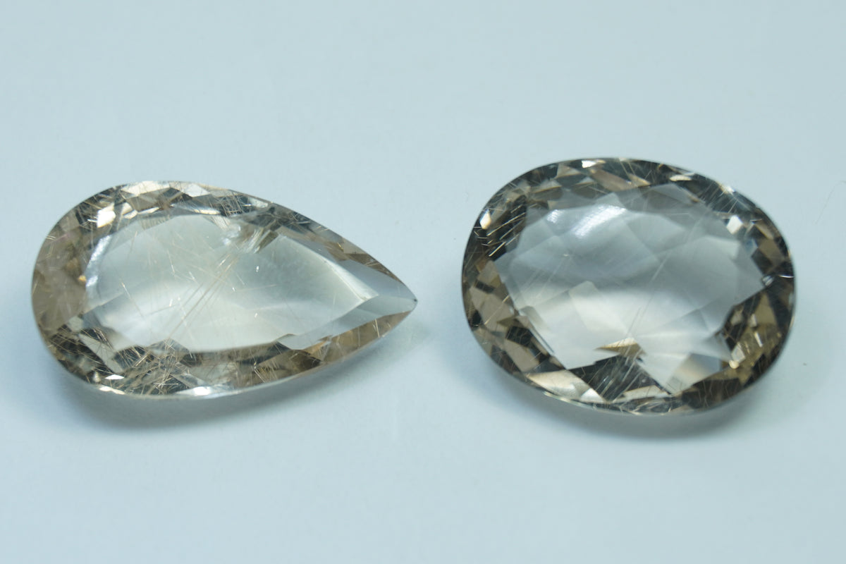 38.95ct Quartz with inclusion 25x14mm 21x17mm
