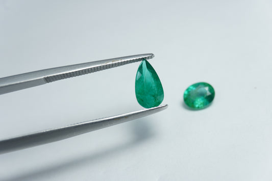 1.22ct Emerald 6x5mm / 8x4.5mm