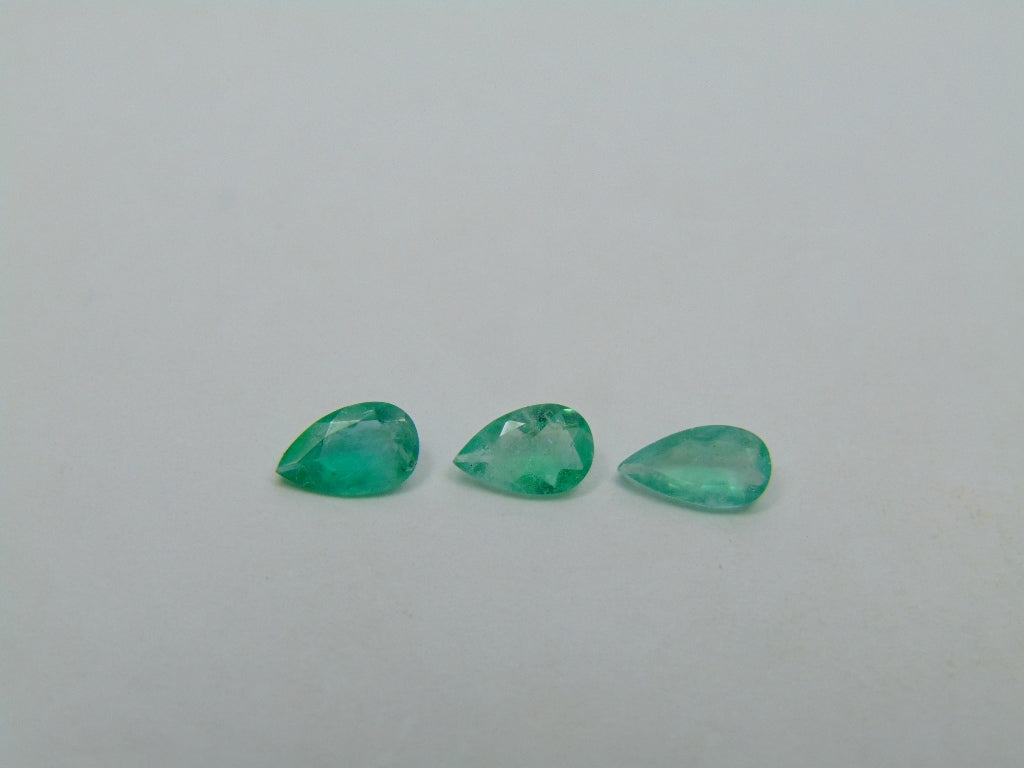 0.89ct Emerald 7x3.5mm / 6x4mm / 6x4mm