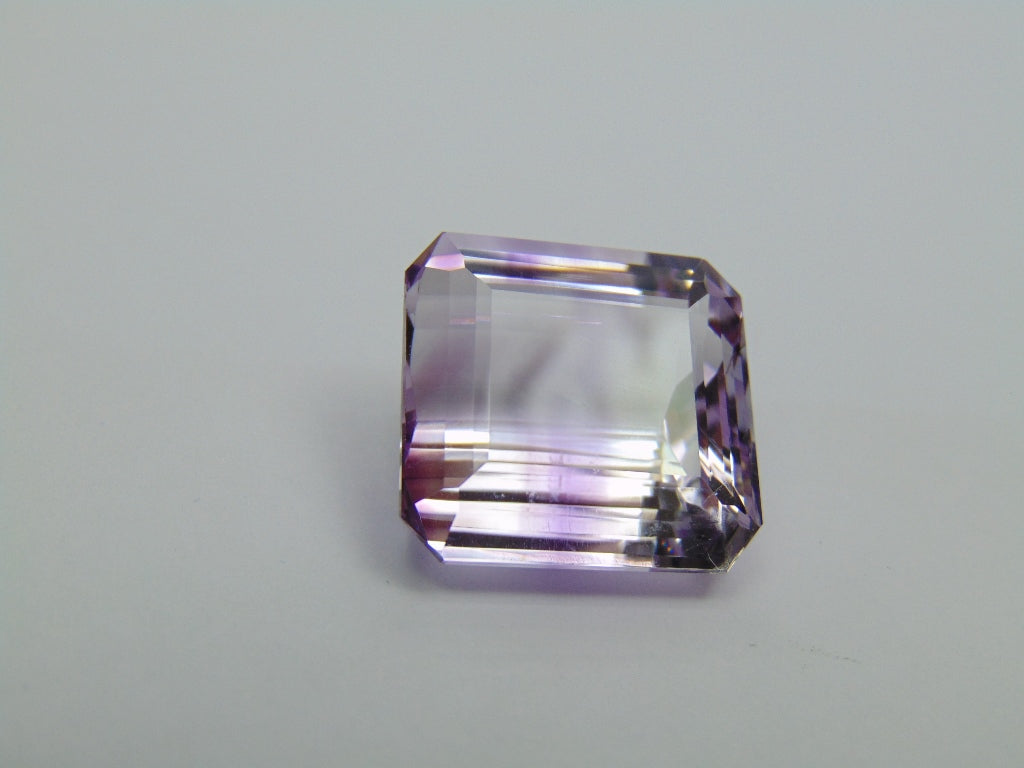 34.40ct Amethyst Bicolor 20x19mm