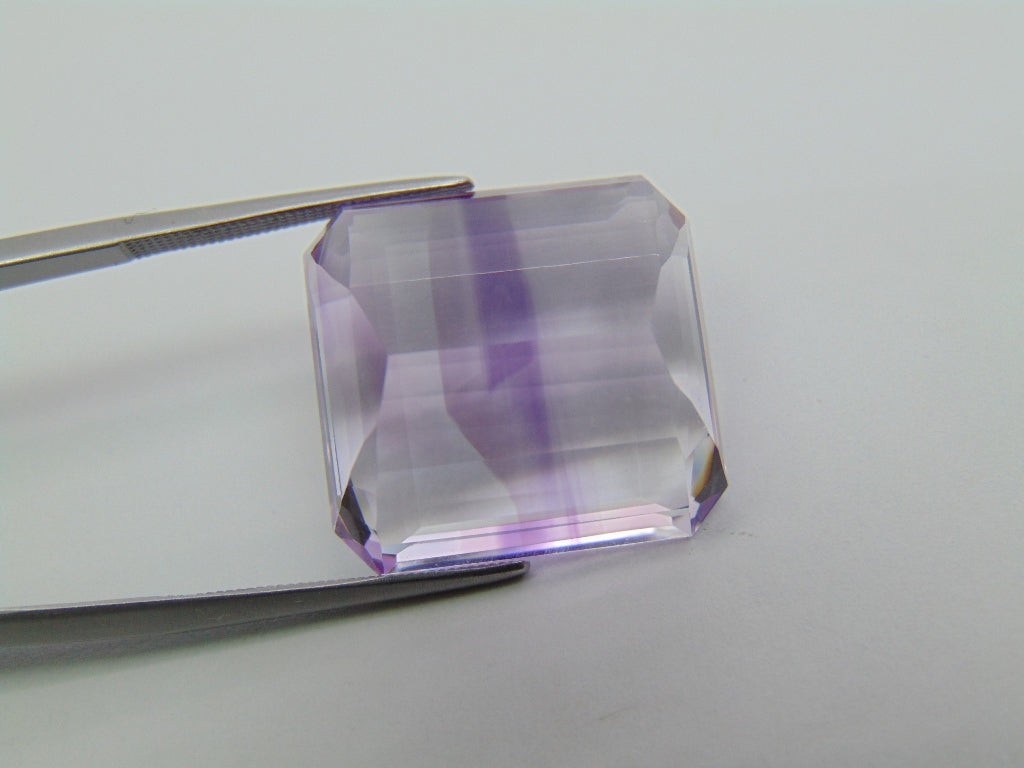 34.40ct Amethyst Bicolor 20x19mm