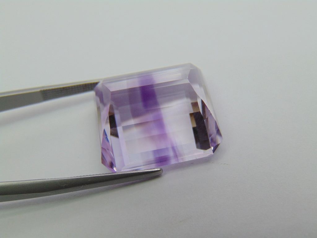 34.40ct Amethyst Bicolor 20x19mm