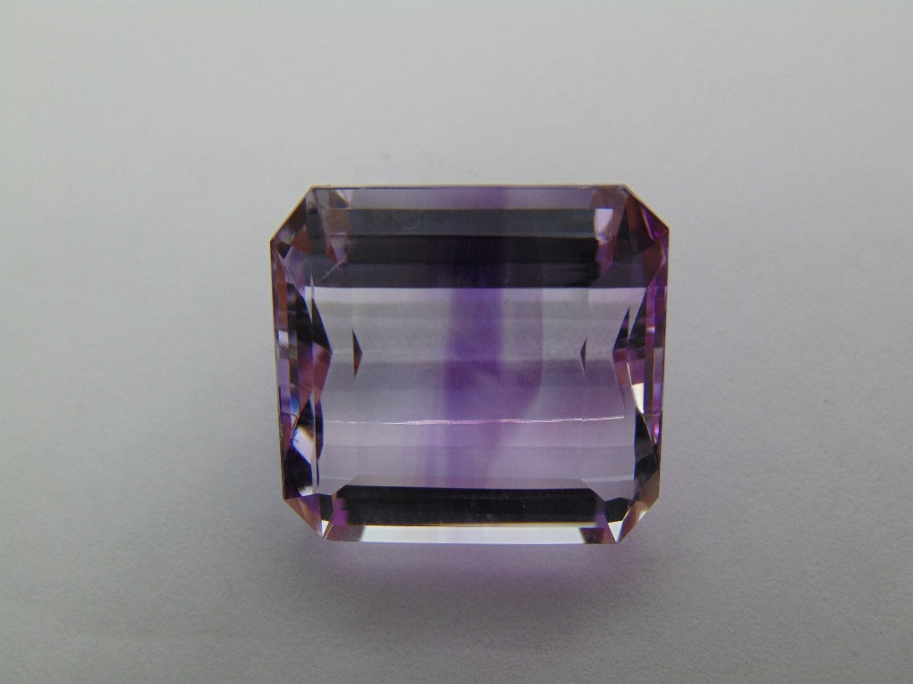 34.40ct Amethyst Bicolor 20x19mm