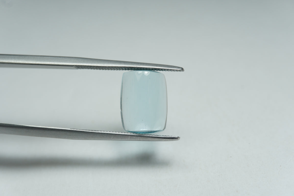 3.69ct Aquamarine cabochon 11x8mm