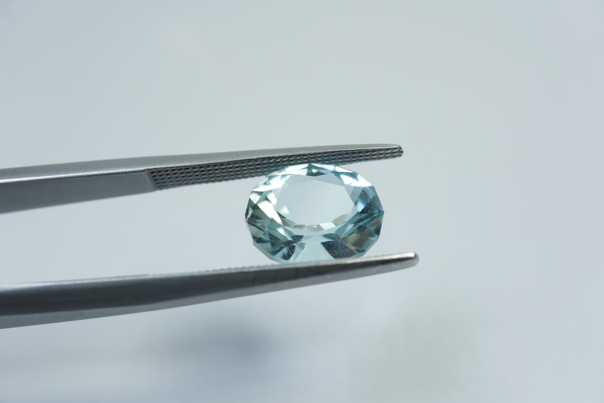 3.32ct Topaz 10x8mm