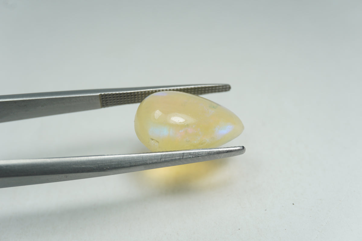 2.93ct Opal cabochon 15x10mm