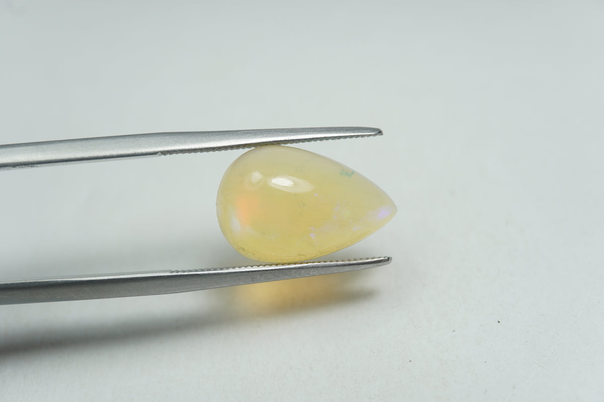 2.93ct Opal cabochon 15x10mm