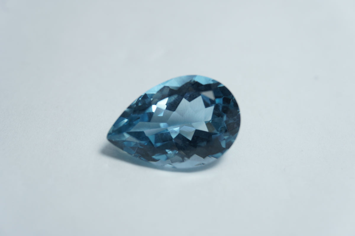 8.45ct Topaz natural color 15x10mm