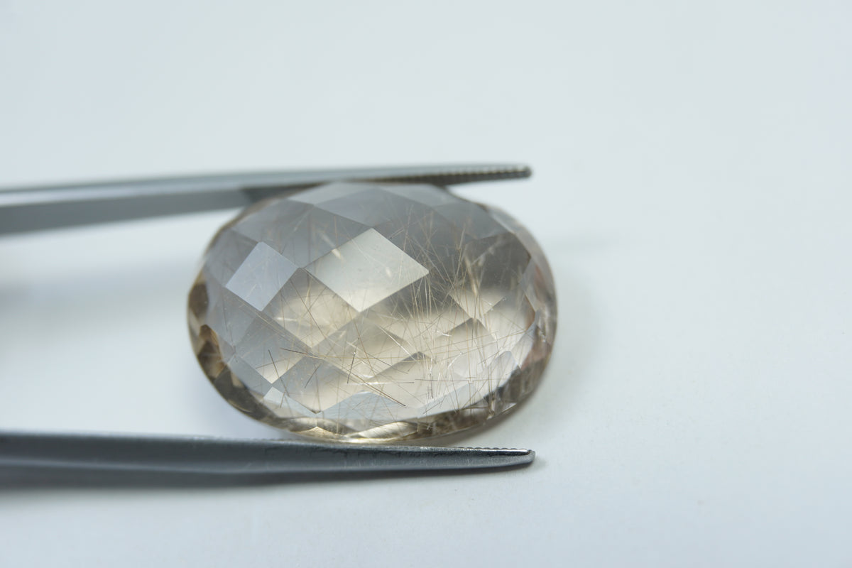 23.20ct Quartz with inclusion 22x16mm