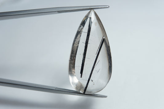 18ct Quartz with inclusion 29x15mm