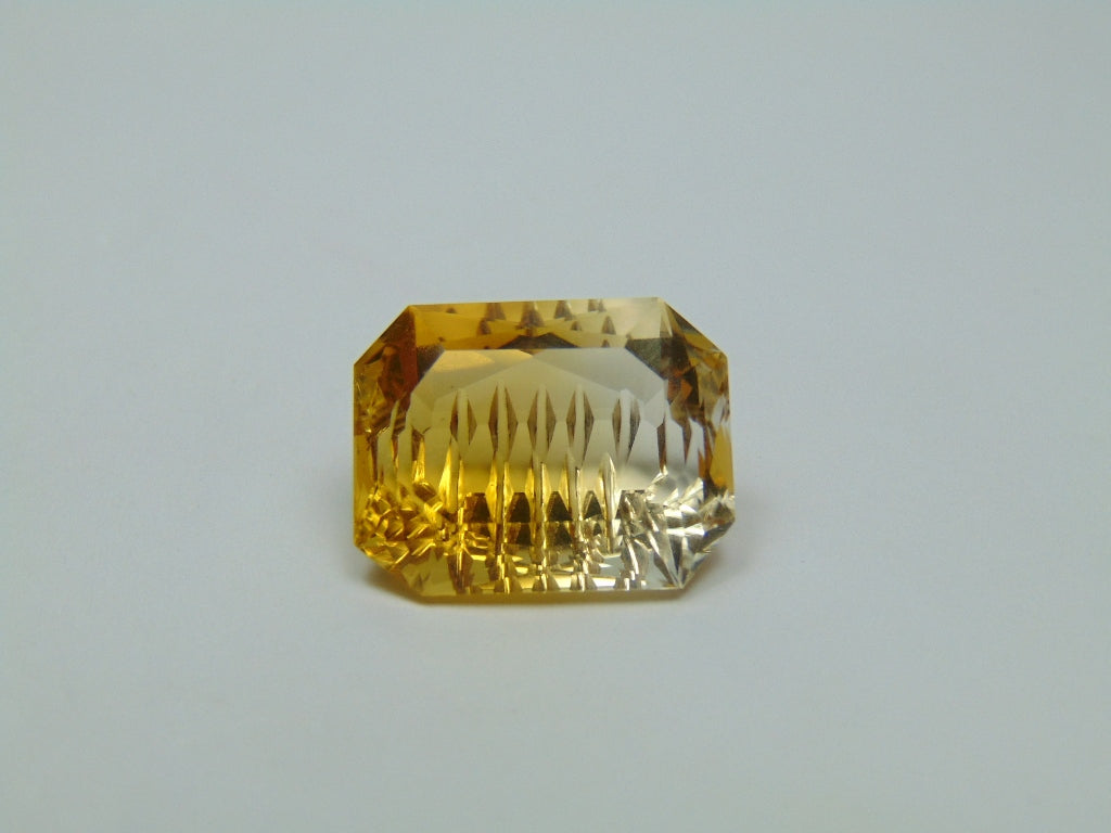 19.37ct Citrine Bicolor 19x15mm