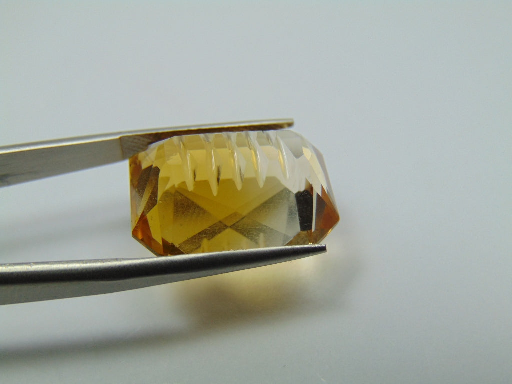 19.37ct Citrine Bicolor 19x15mm