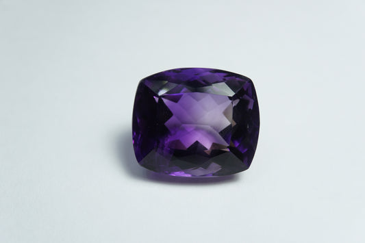 27.05ct Amethyst bicolor 20x17mm