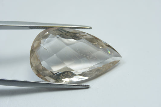 22.80ct Quartz with inclusion 25x16mm