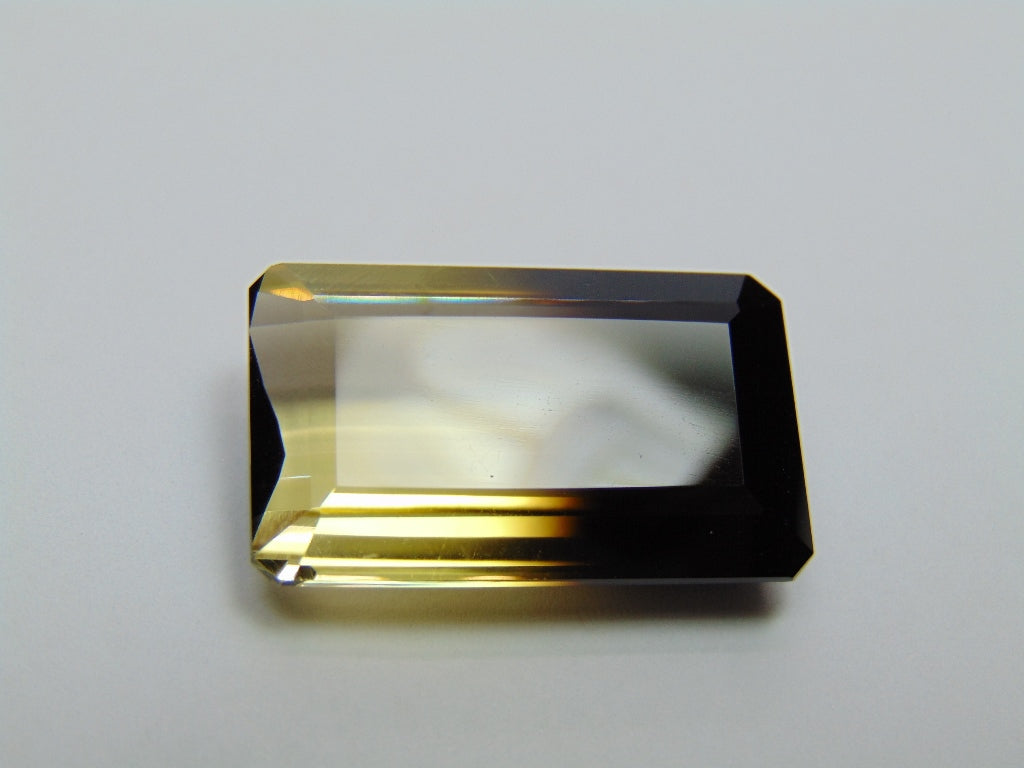 36.90ct Quartz Bicolor 28x17mm