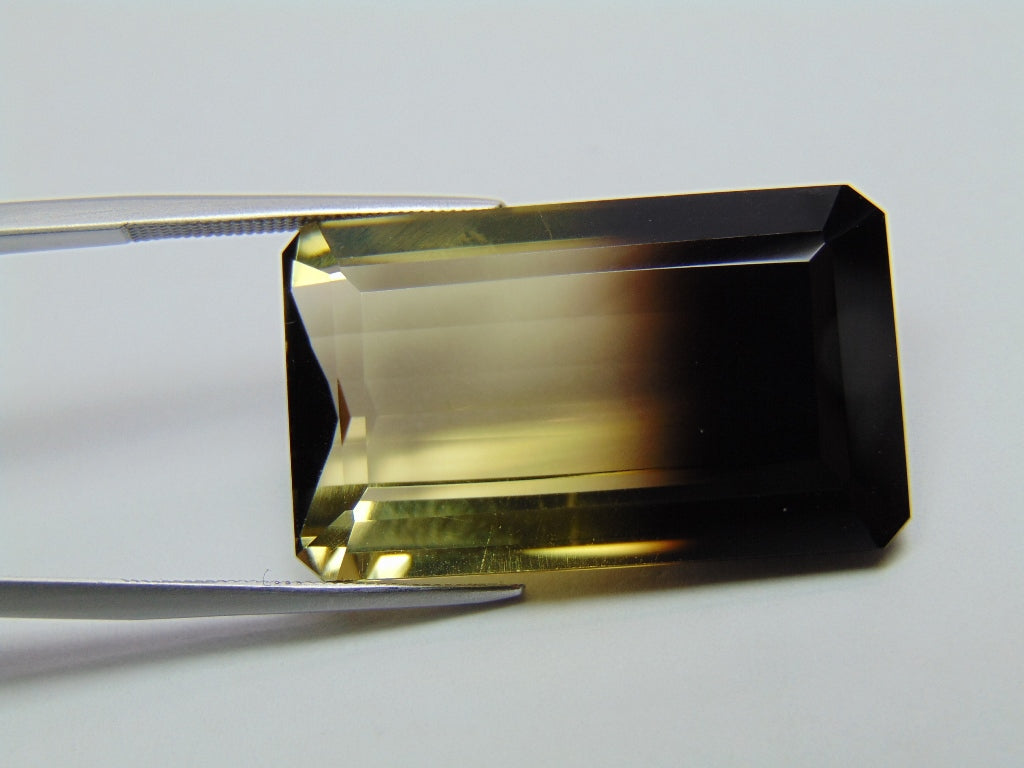 36.90ct Quartz Bicolor 28x17mm