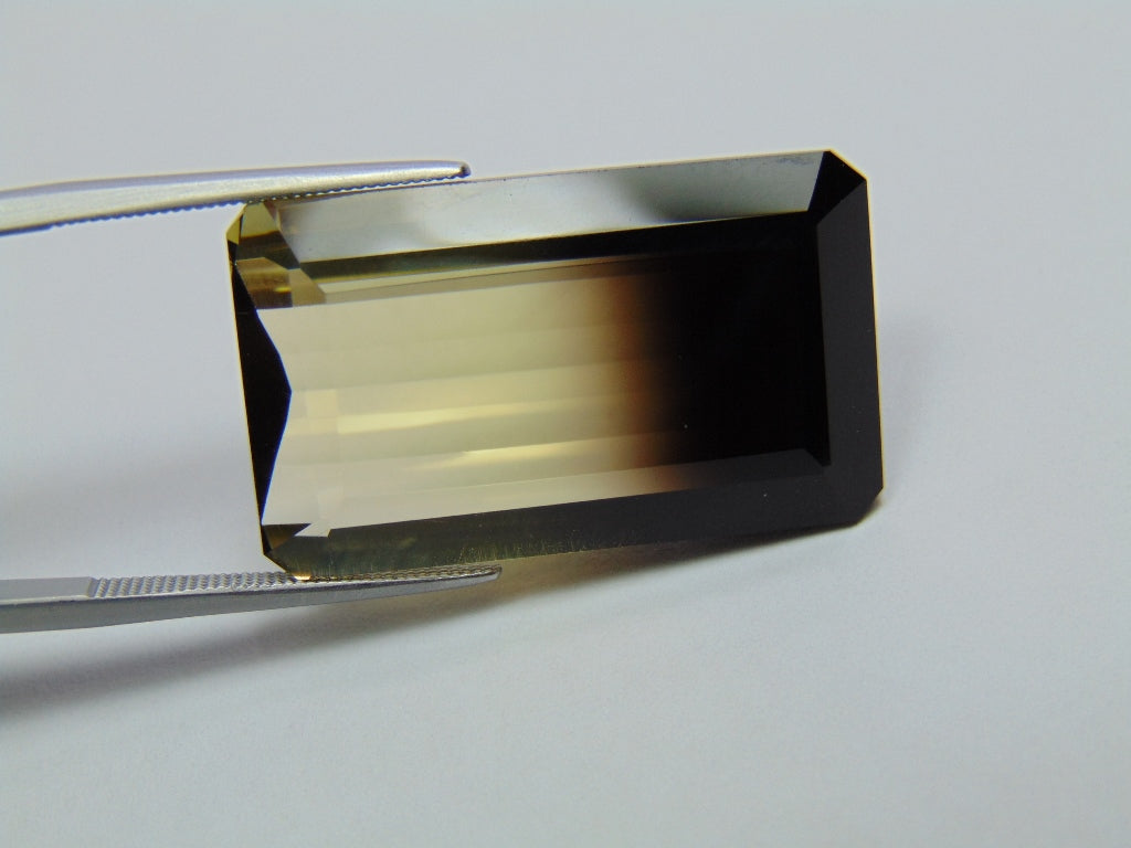 36.90ct Quartz Bicolor 28x17mm