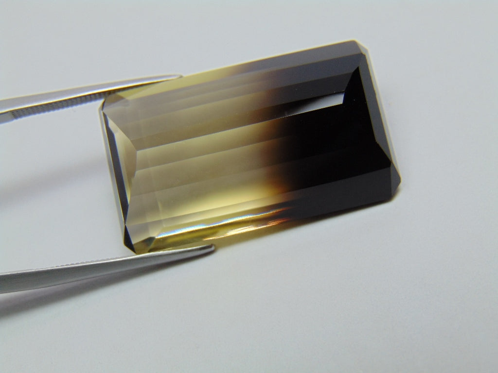 36.90ct Quartz Bicolor 28x17mm