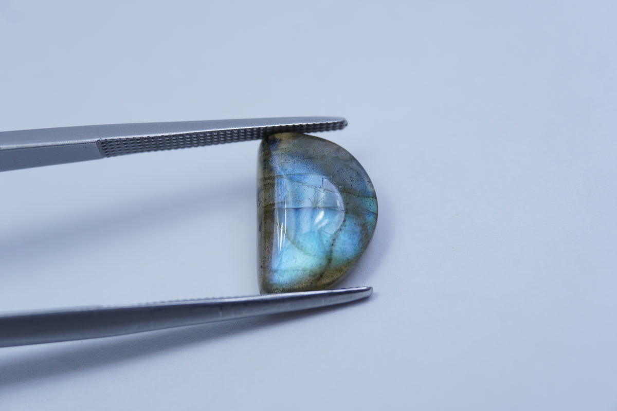 3.90ct Quartz Labradorite 12x9mm