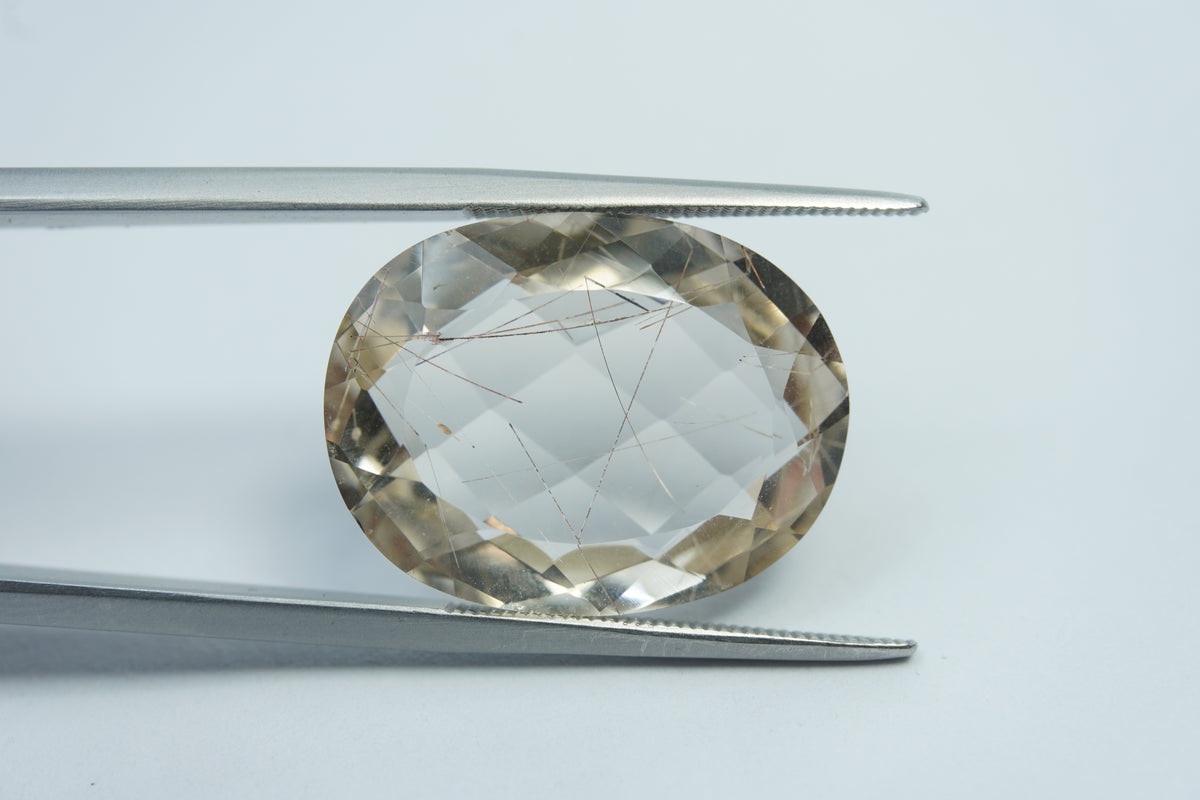 16.60ct Quartz with inclusion 22x16mm