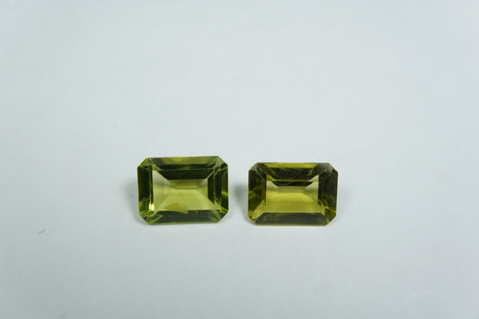 2.70ct Peridots 8x6mm