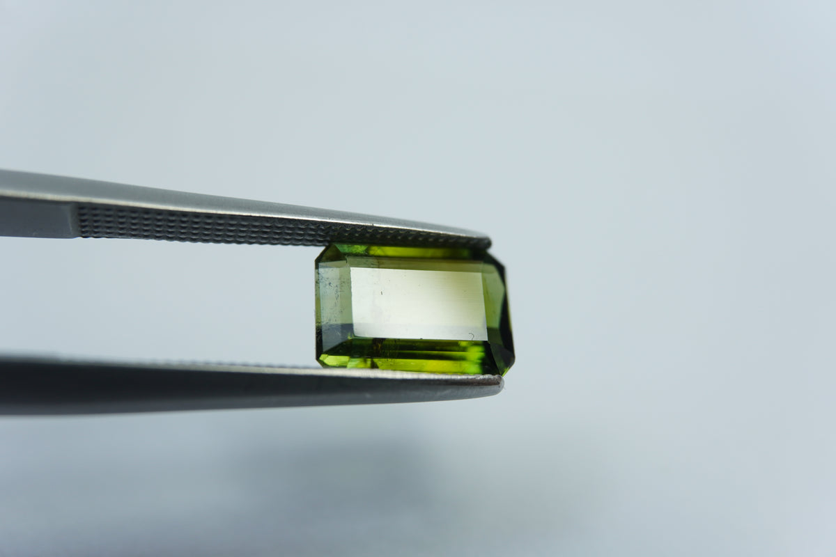 2.25ct Tourmaline bicolor 9x6mm