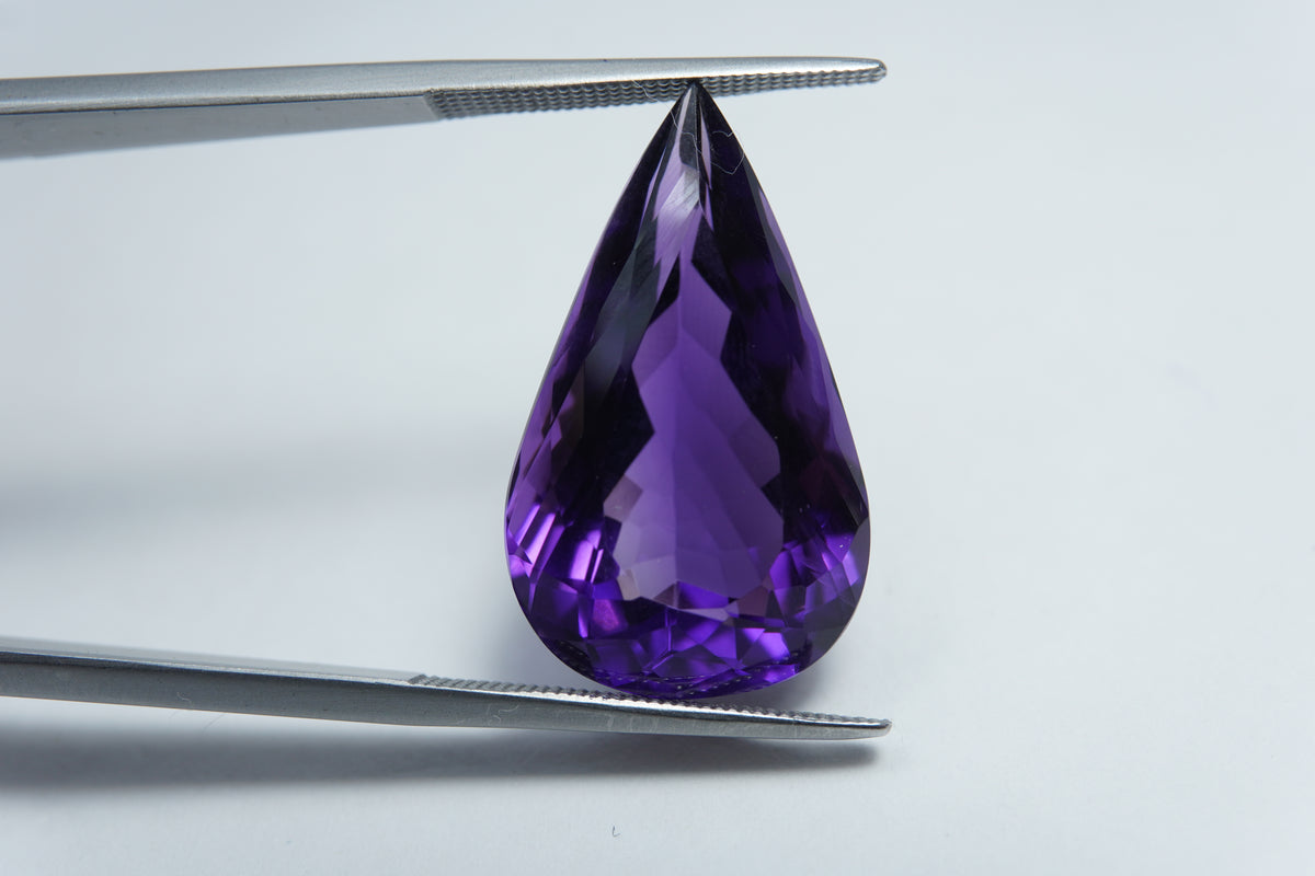 18ct Amethyst 24x14mm
