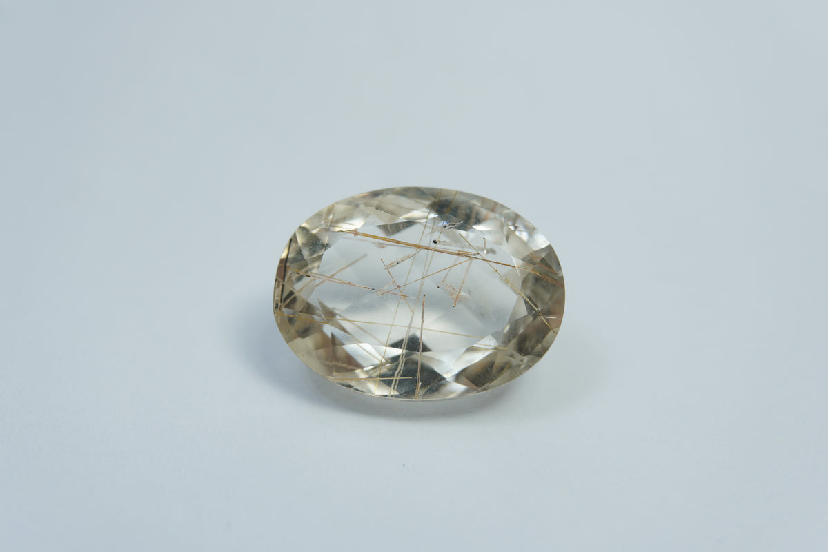 17ct Quartz with inclusion 19x14mm