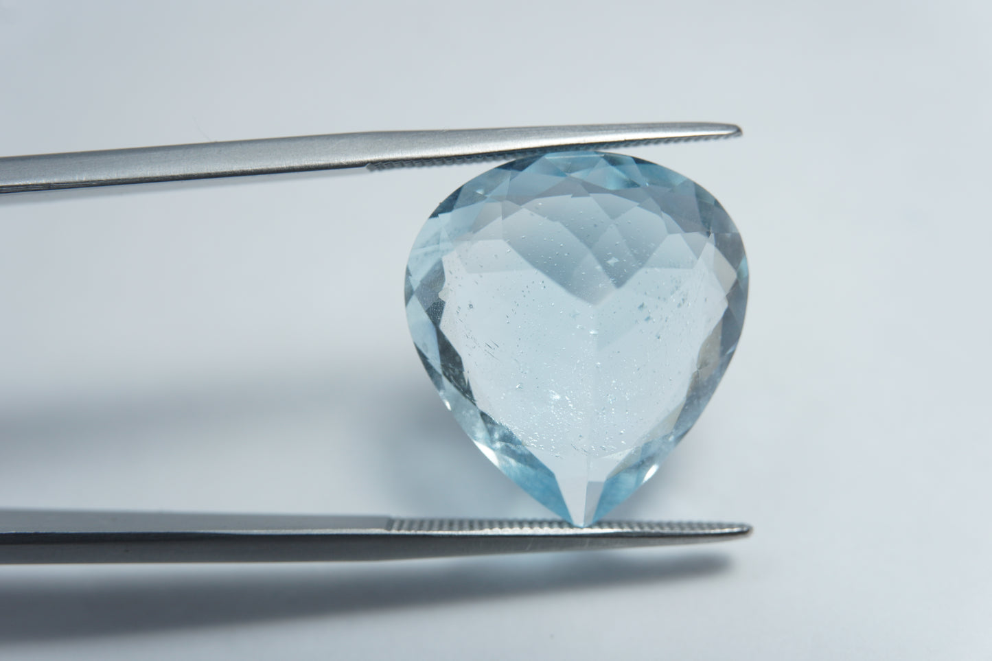 20.65ct Topaz natural color 18x17mm