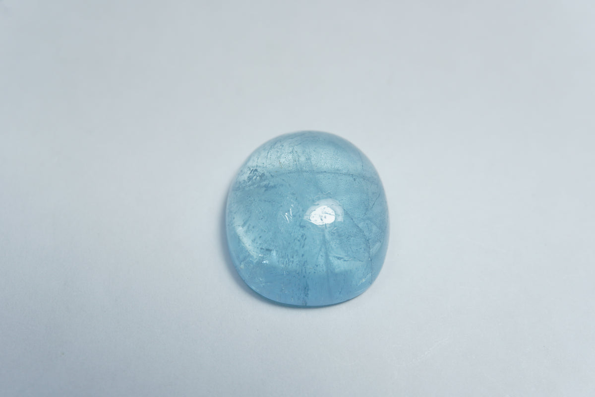 18.70ct Aquamarine cabochon 18x16mm