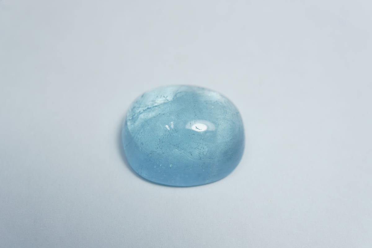 18.70ct Aquamarine cabochon 18x16mm