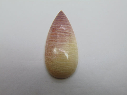 32.30ct Quartz Bicolor 44x18mm