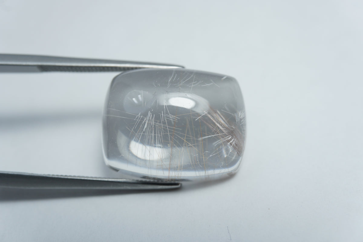 17.80ct Quartz with inclusion cabochon 18x14mm