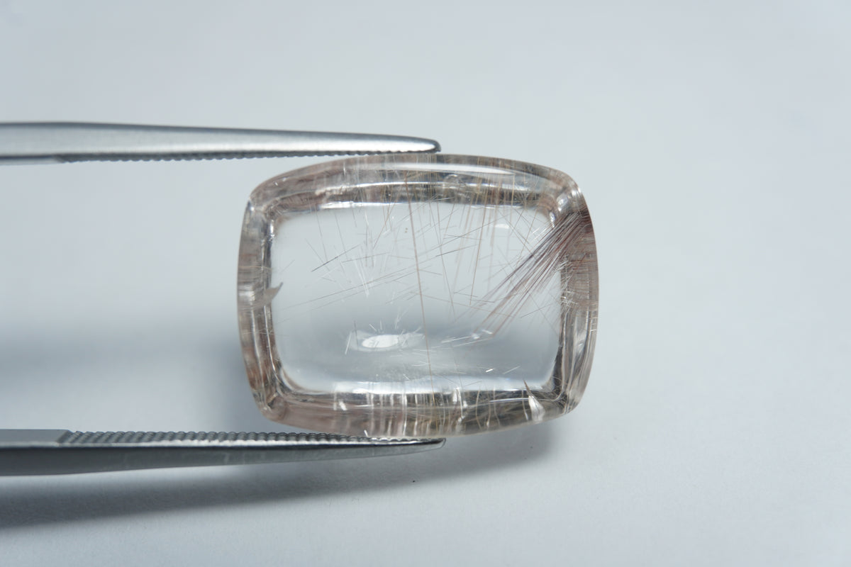 17.80ct Quartz with inclusion cabochon 18x14mm