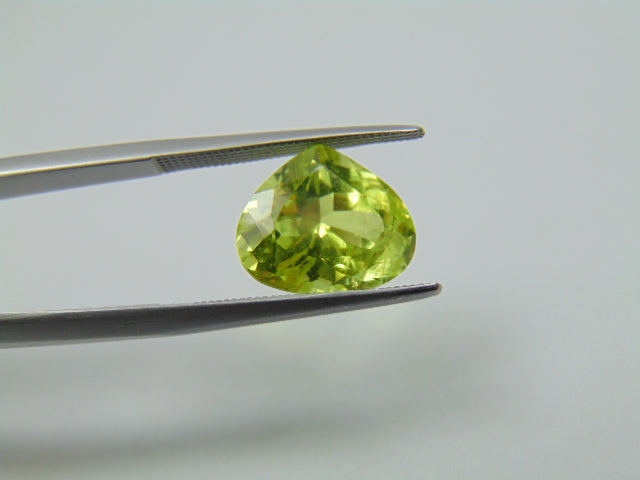 5.55ct Chrysolite 12x10mm
