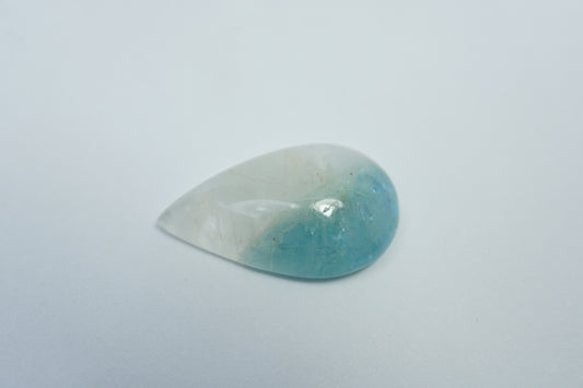 15.50ct Aquamarine bicolor Cabochon 25x15mm