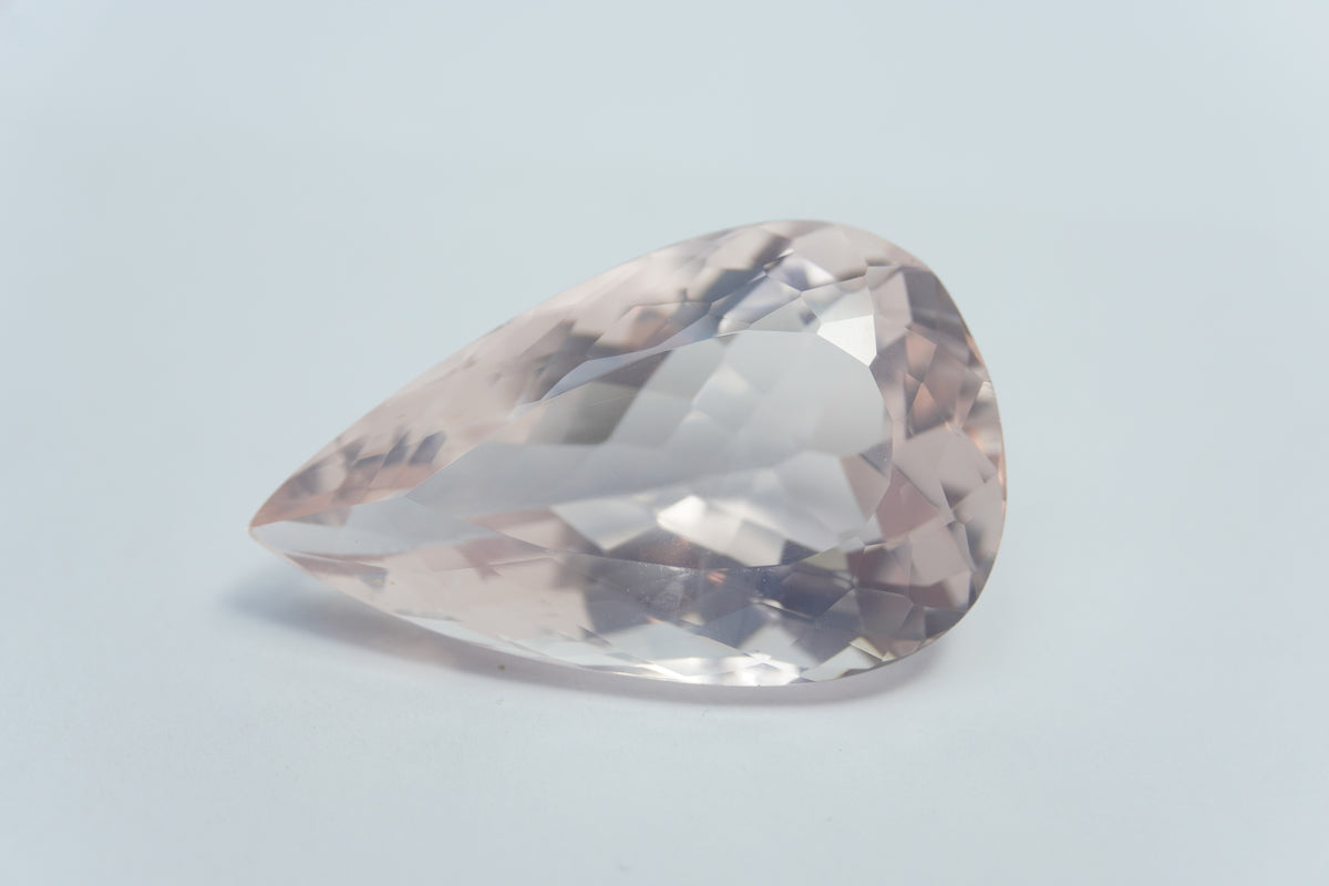 61.40ct Quartz rose 36x22mm