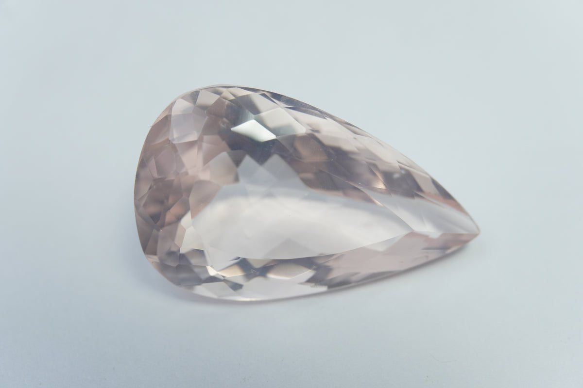 61.40ct Quartz rose 36x22mm