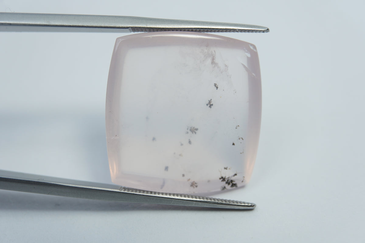32.35ct Quartz rose 22x21mm