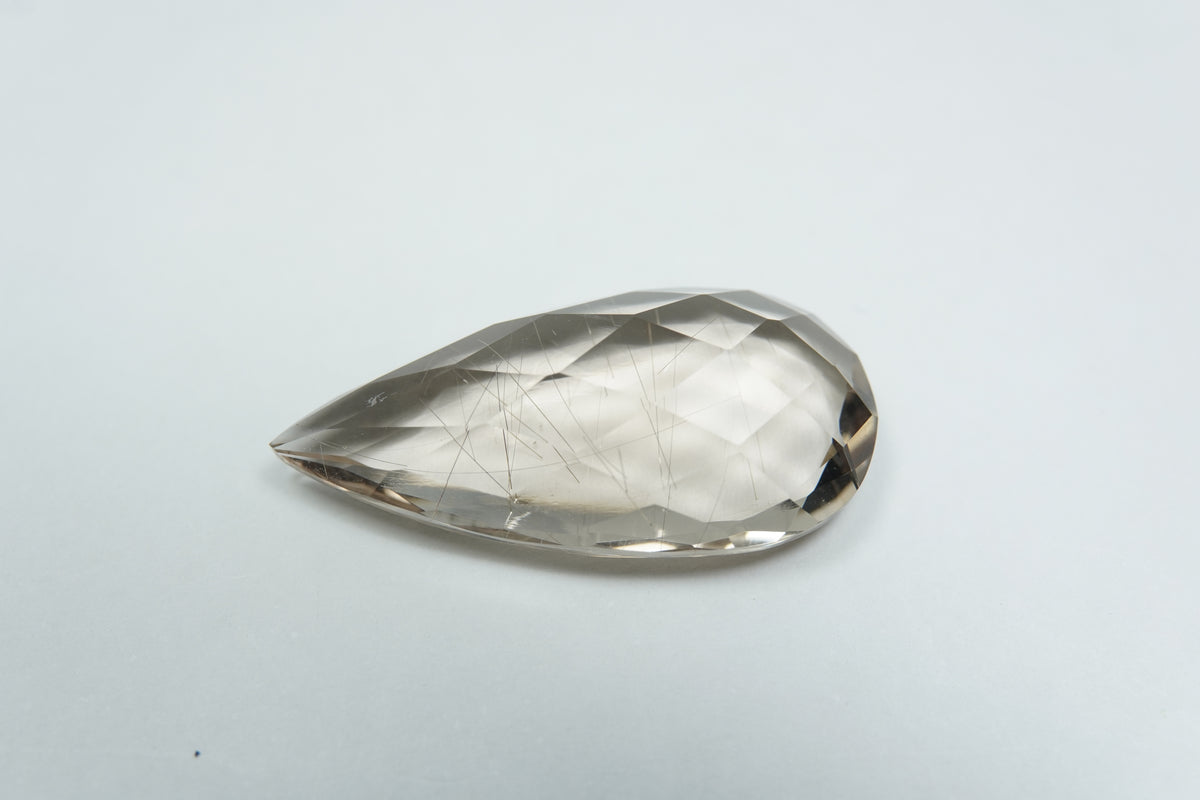 15.85ct Quartz with inclusion 27x13mm