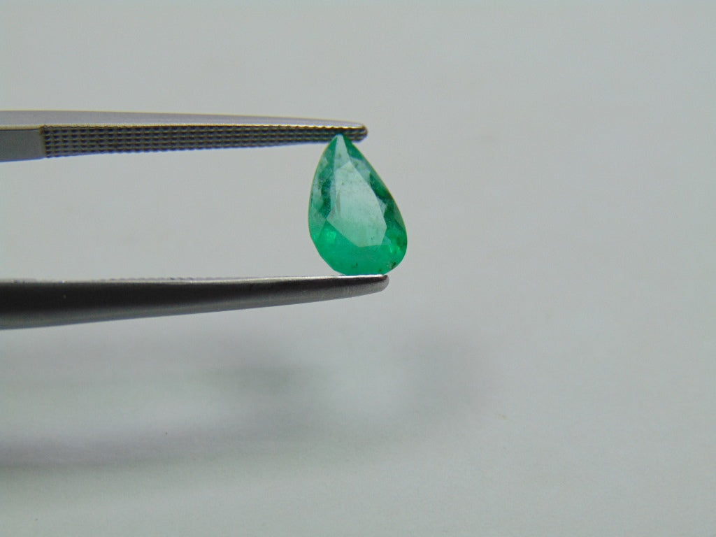 0.90ct Emerald 10x5mm