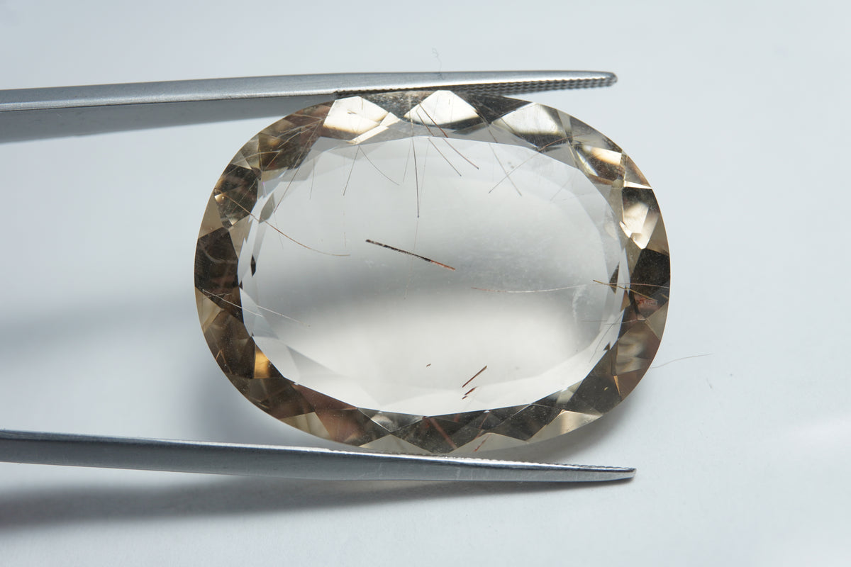 38.35ct Quartz with inclusion 30x24mm