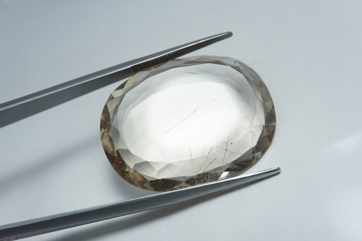 38.35ct Quartz with inclusion 30x24mm