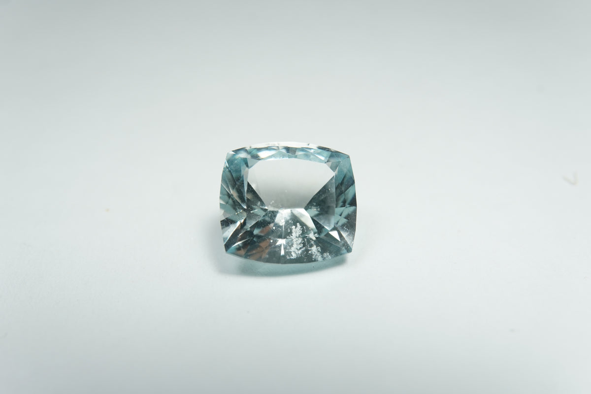 5.89ct Topaz sky 10.5x10mm