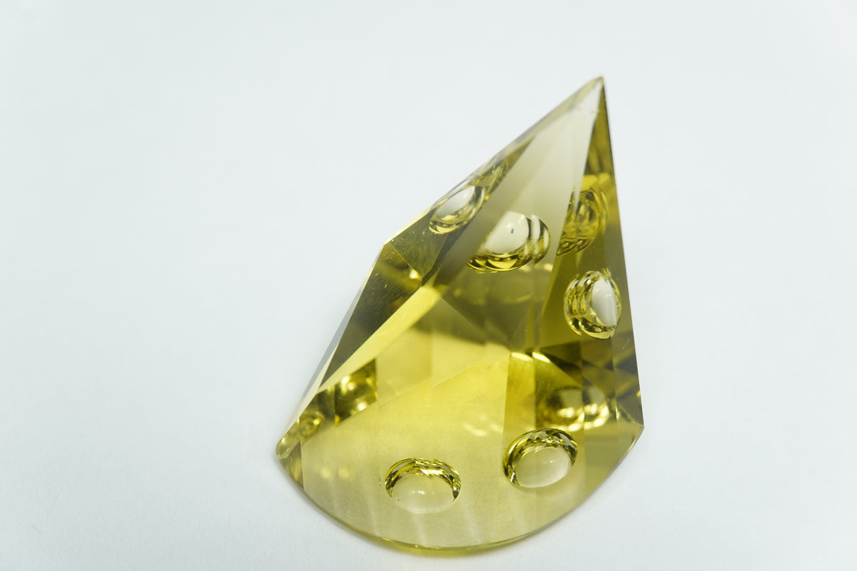 24.86ct Green gold with bubbles 22x17mm