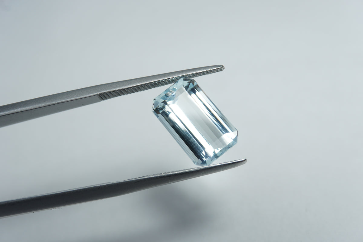 3.70ct Aquamarine 12x8mm