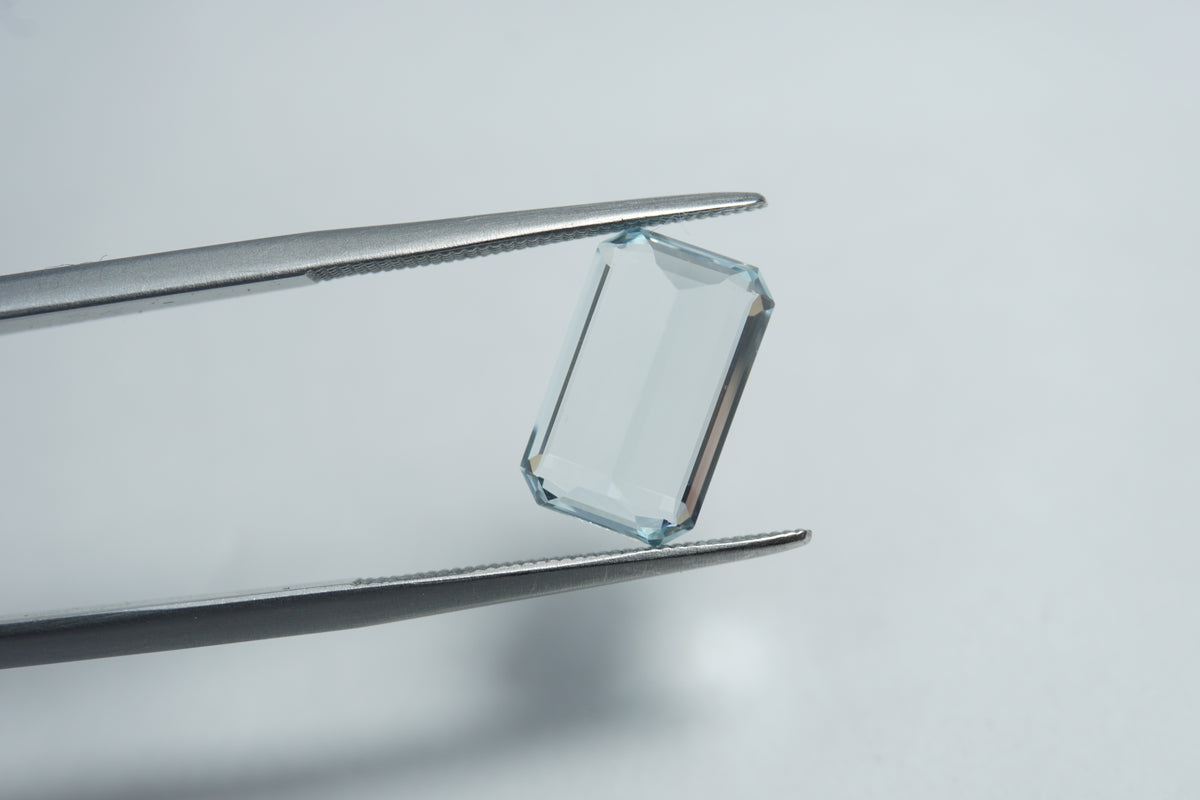 3.70ct Aquamarine 12x8mm