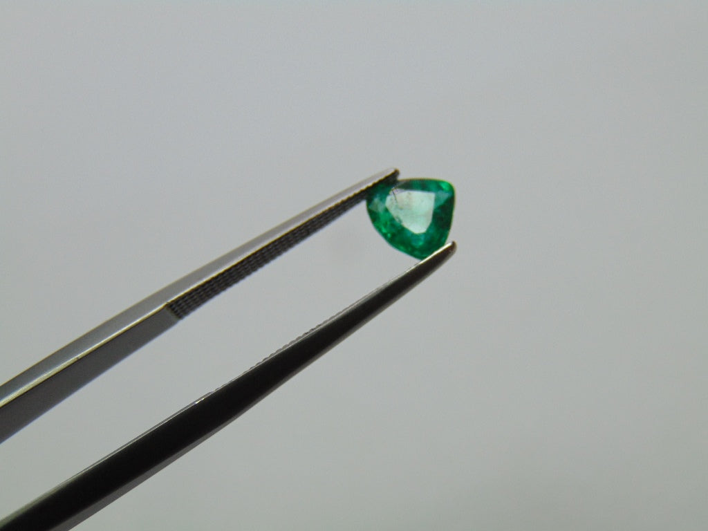 0.87ct Emerald 6mm
