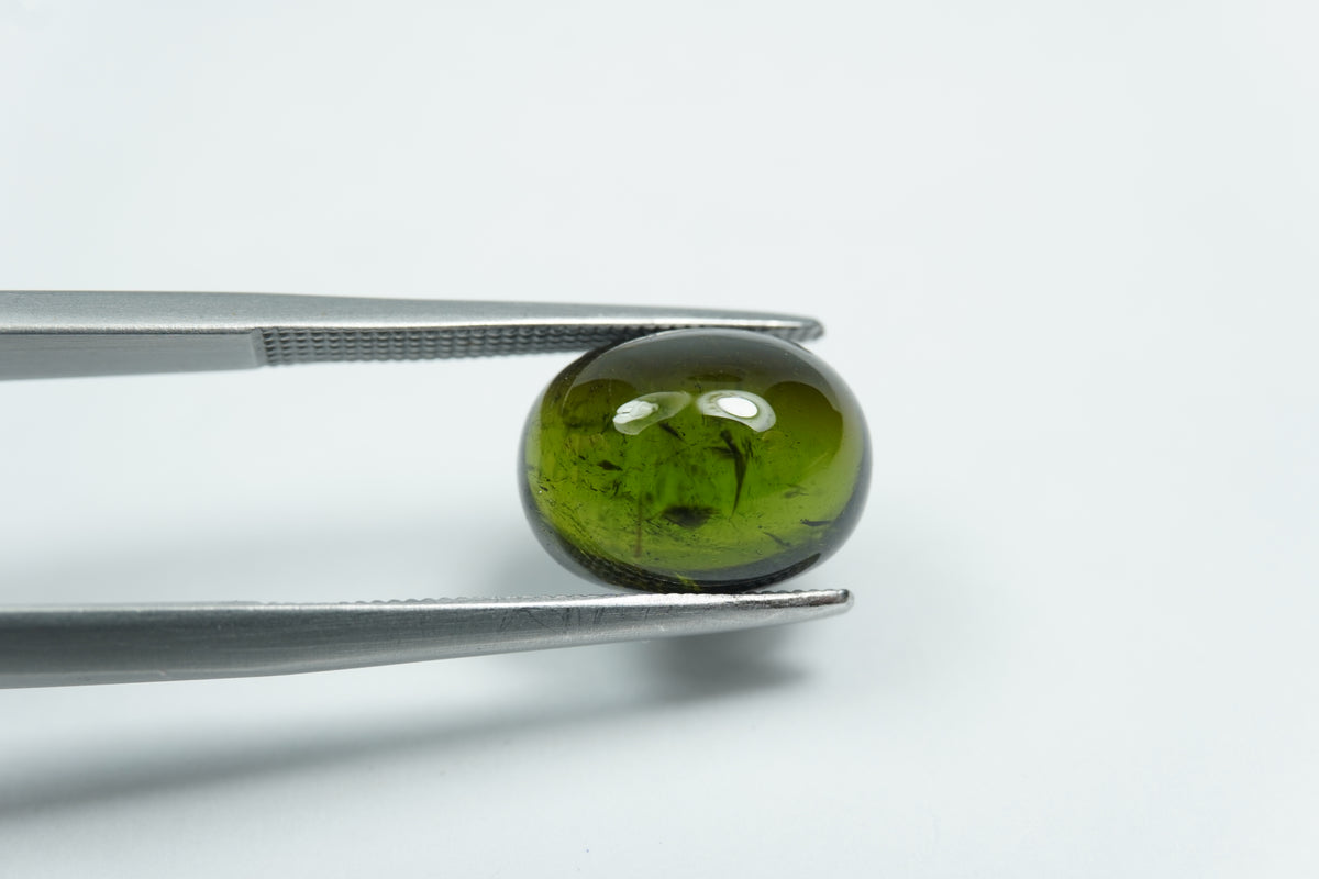 5.38ct Tourmaline cabochon 11x9mm